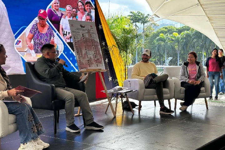 Voceros comunales de Caracas se preparan para Consulta Popular Nacional