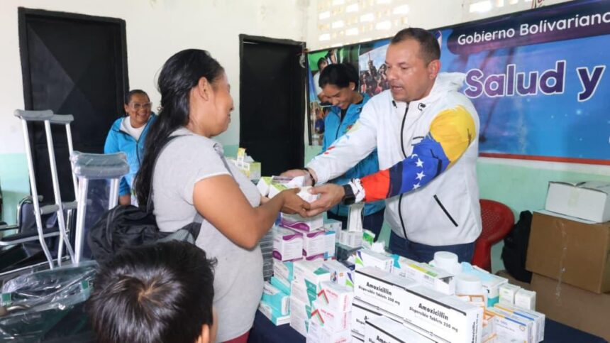 Jornada de salud en comunidad minera San Mino en Guayana Esequiba