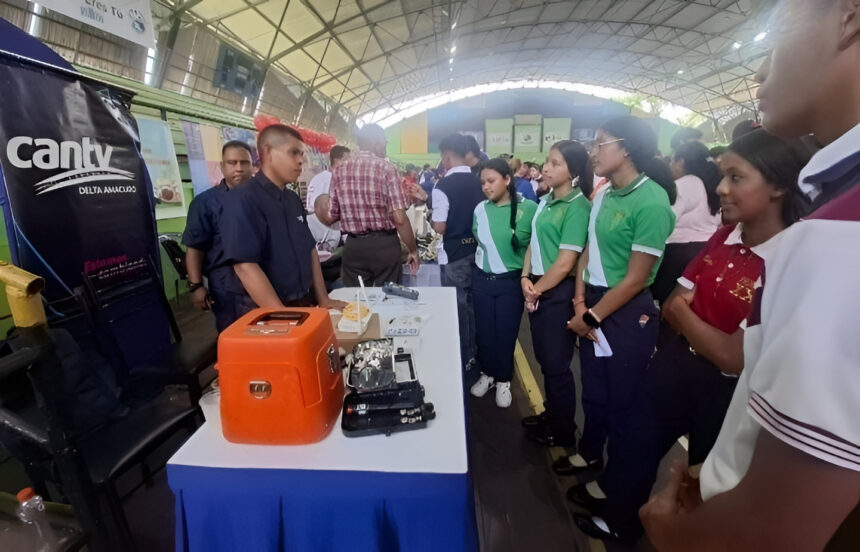 Jóvenes de Delta Amacuro conocieron oportunidades profesionales en el sector telecomunicaciones