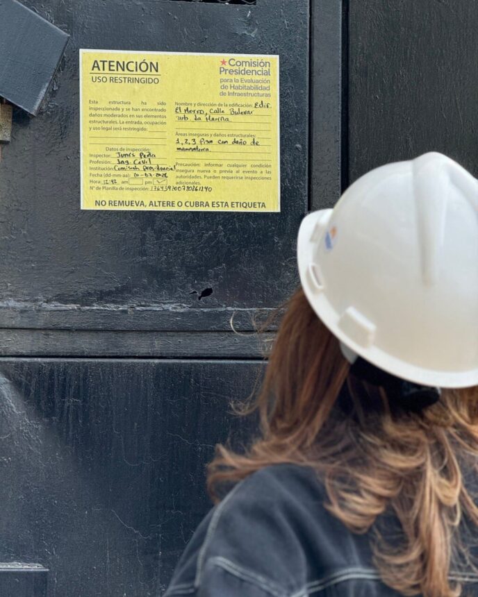 Jacqueline Faría inspeccionó las condiciones de residencias en La Guaira