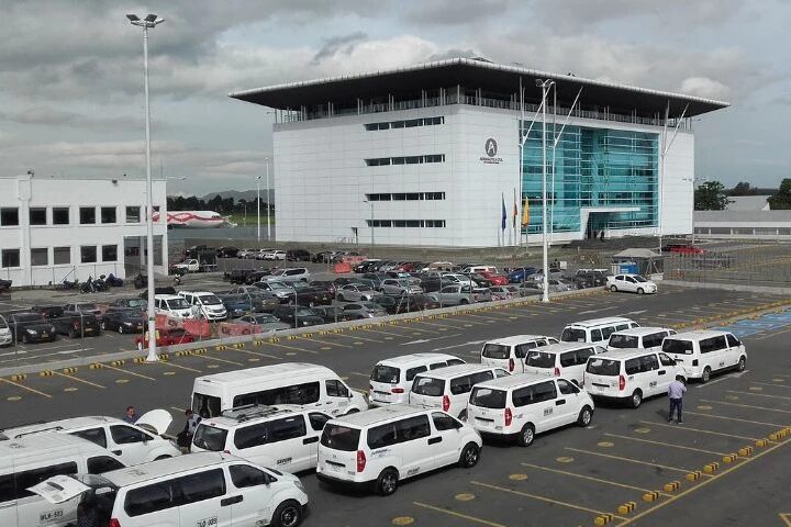 Aeronáutica Civil de Colombia suspende vuelos en seis aeropuertos tras sismo