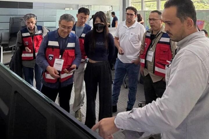 Llega a Venezuela equipo científico chino para analizar datos del doble sismo