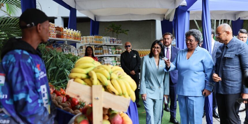 Presidenta Delcy Rodríguez presenta modelo de la Comuna «Fe Socialista» a la Primera Ministra de Barbados Mía Mottley