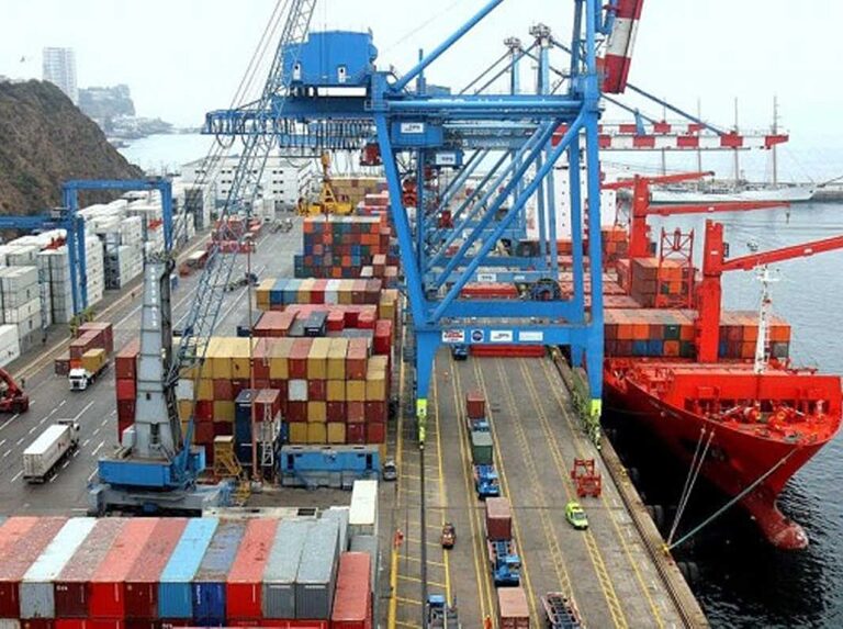 Ministerio de Transporte coordina acciones para optimizar operación portuaria en Puerto Cabello y La Guaira