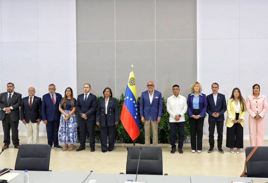 Comienza diálogo nacional con exdiputados opositores de la Asamblea Nacional de 2015