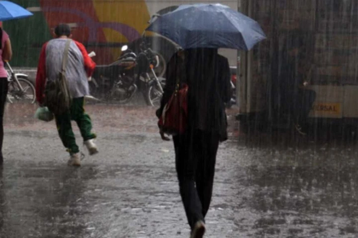 Autoridades prevén lluvias vespertinas por paso de onda tropical N.º 44