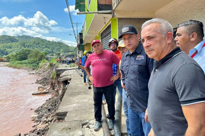 Inspeccionan viviendas afectadas por lluvias en el estado Táchira