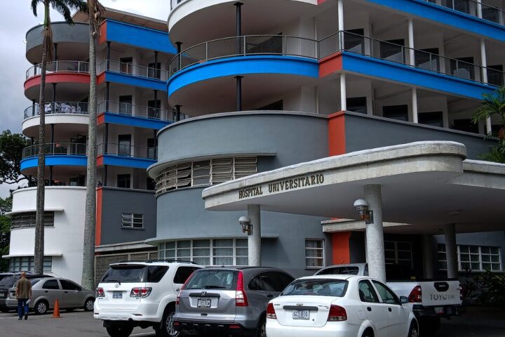 Hospital Universitario de Caracas logra hito histórico en cirugía robótica