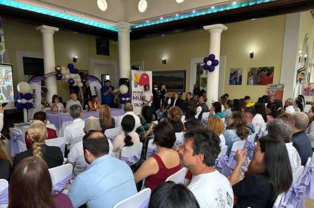 Gobernador Freddy Bernal entregó financiamientos a emprendedores del Táchira