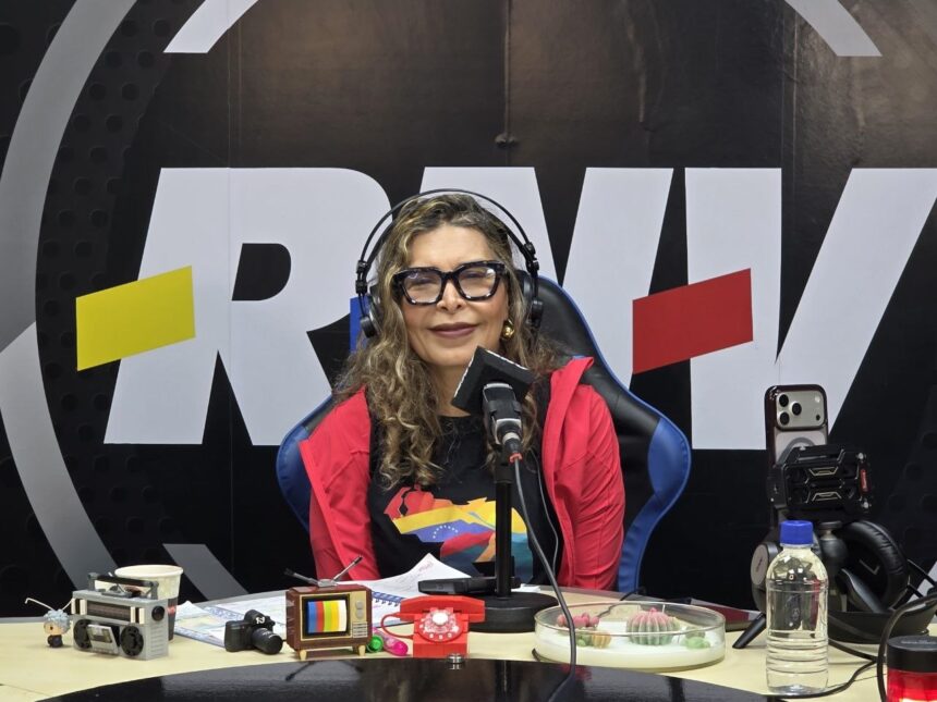 Vicepresidenta sectorial ​Dra. Isabel Iturria presentó disco «20 cantos por el corazón de un pueblo» en Radio Nacional de Venezuela