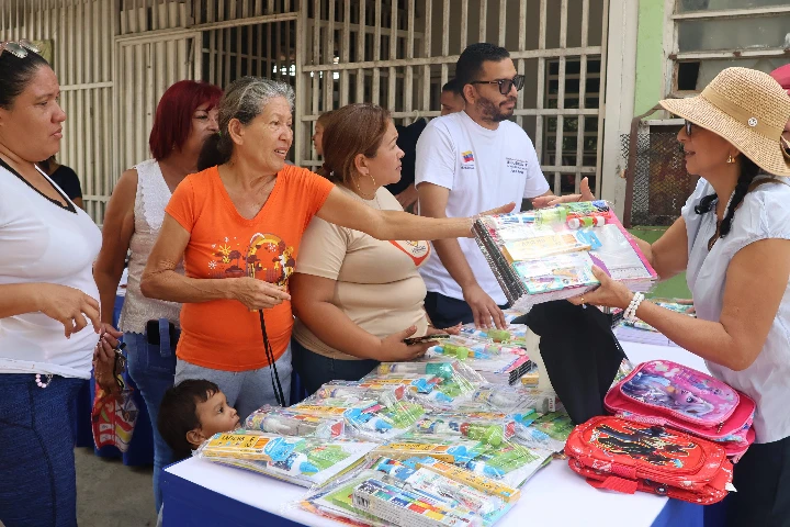 Expoferia Plan Escolar favorecerá a tres mil 400 habitantes en Valencia