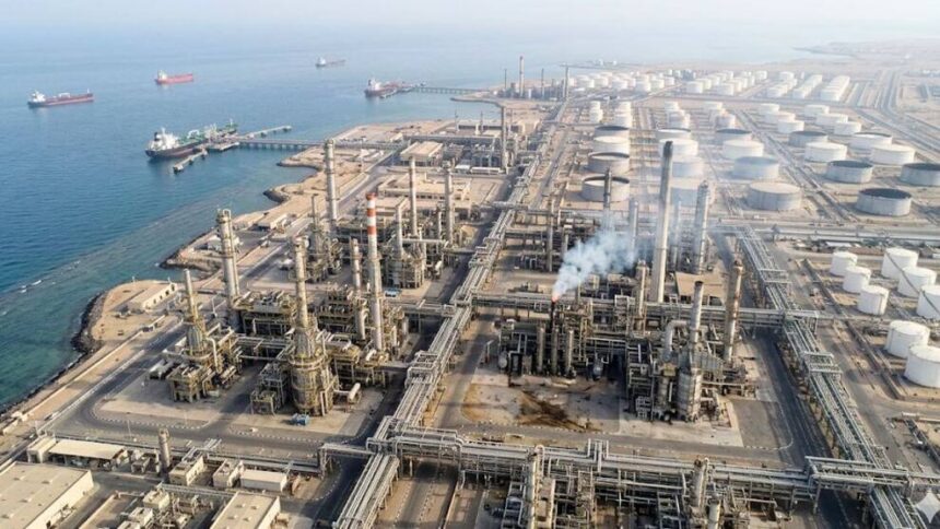 Arabia Saudita suspende envíos de petróleo desde la terminal de Yanbu