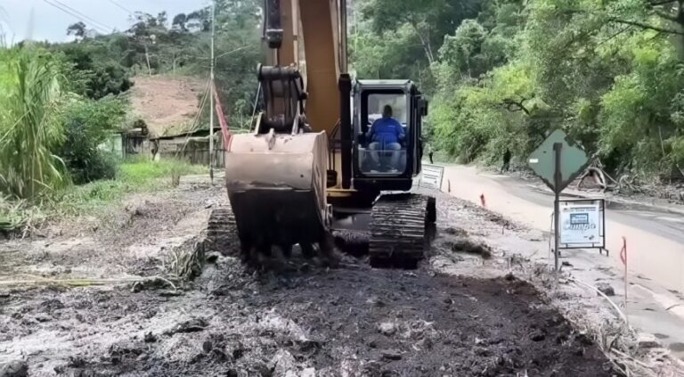 Con maquinaria y equipo técnico especializado avanzan las labores de ingeniería para dar una solución definitiva a la vía San Cristóbal – Rubio.