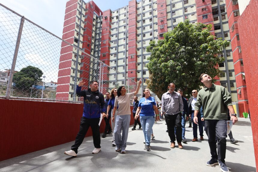Presidenta Delcy Rodríguez entregó más de 400 viviendas rehabilitadas en Caracas