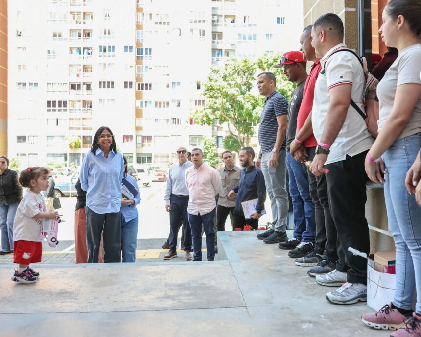 Presidenta Delcy Rodríguez entregó 151 nuevas viviendas para un total de 528 post-terremotos