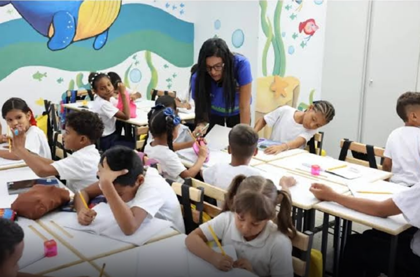 Entregan 120 instituciones educativas rehabilitadas en el estado La Guaira