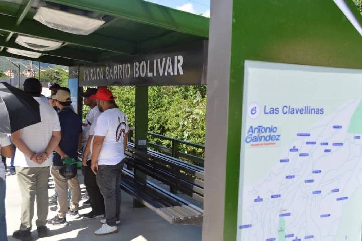 Entregan parada inteligente y ecológica en el sector Las Clavellinas de Guarenas