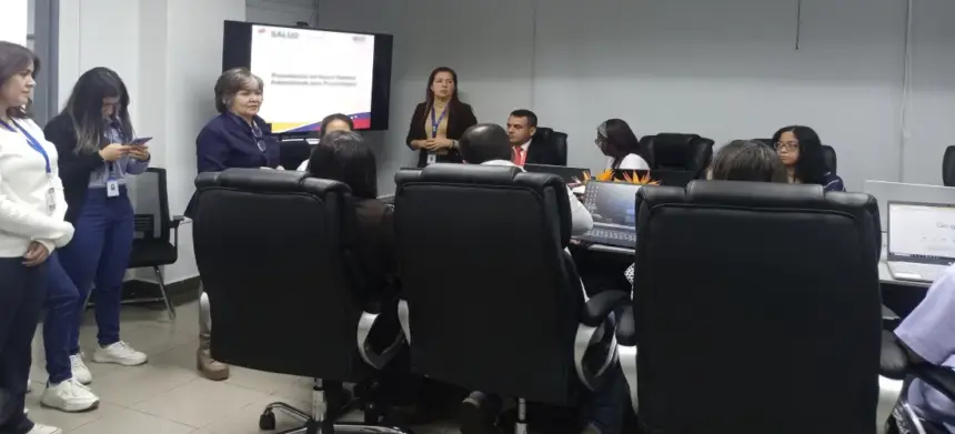 Presentan plataforma digital sobre medicamentos controlados
