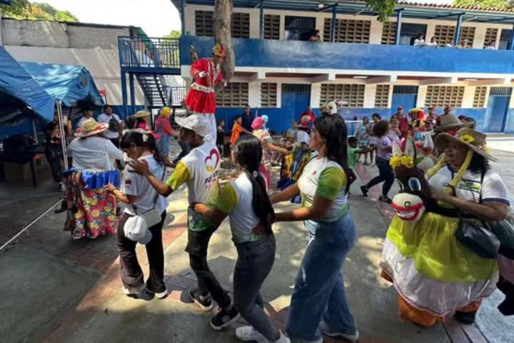 Fundación de los Niños de Guárico lleva recreación a familias de La Guaira
