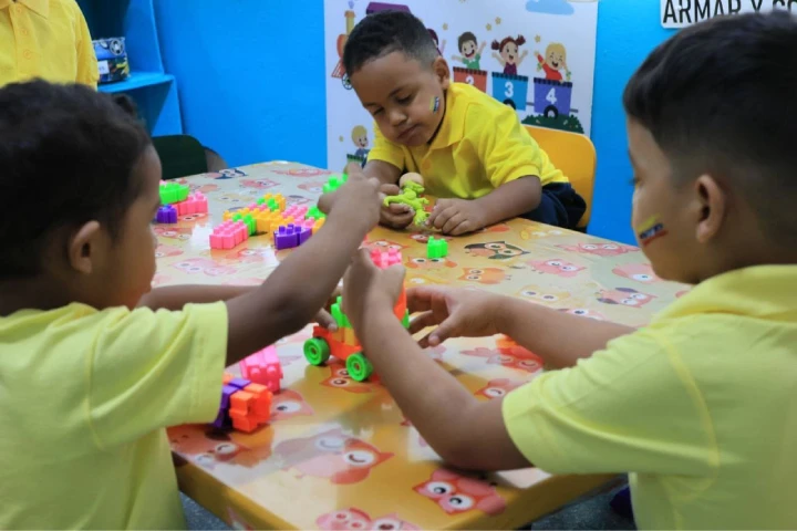Héctor Rodríguez: Estamos abriendo 5 mil nuevas aulas de preescolar en todo el país