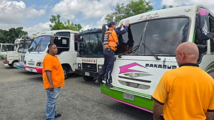 IAMTT inspecciona unidades de transporte público en Valencia.
