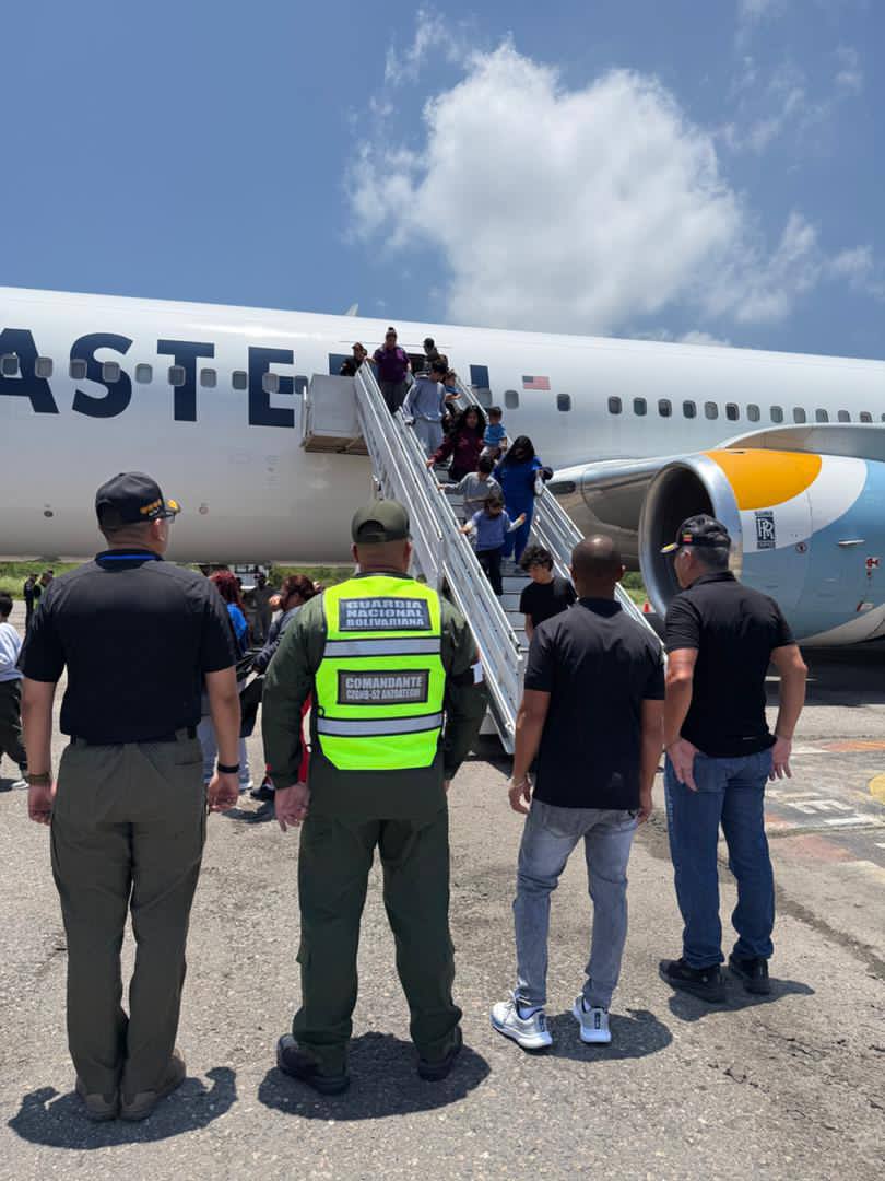 Vuelo 169 de Vuelta a la Patria aterriza en Barcelona con 204 venezolanos