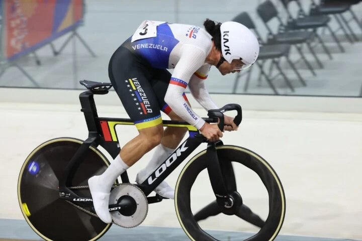 Clever Martínez clasifica al Campeonato Mundial de Ciclismo de Pista en Shanghái