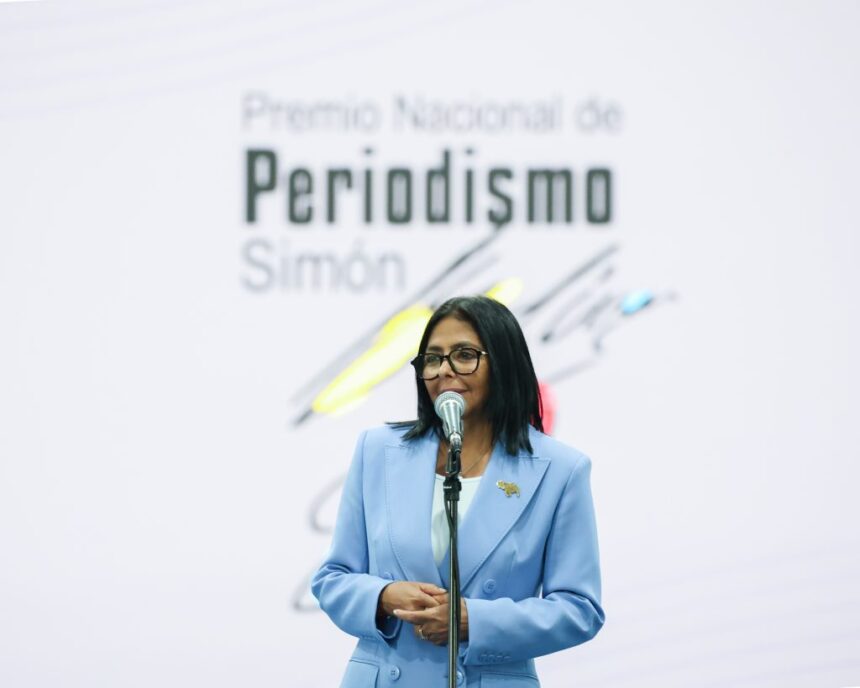 Presidenta Delcy Rodríguez encabeza entrega del Premio Nacional de Periodismo Simón Bolívar 2026