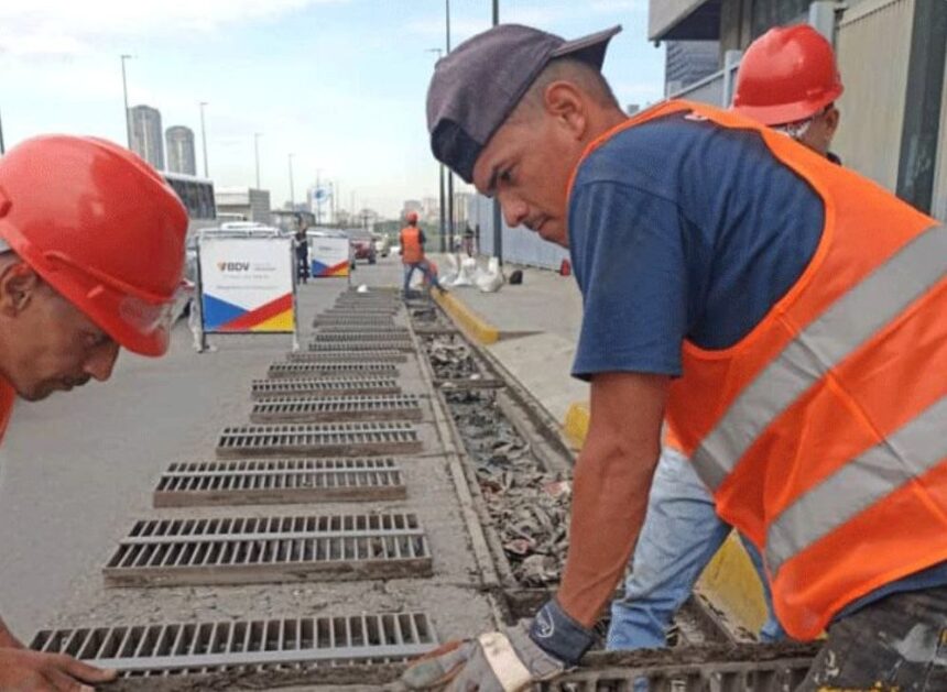 Supervisan obras viales en Zona Rental de Plaza Venezuela