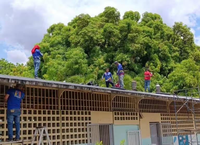 FEDE y las comunidades unen esfuerzos para la rehabilitación de escuelas en todo el país