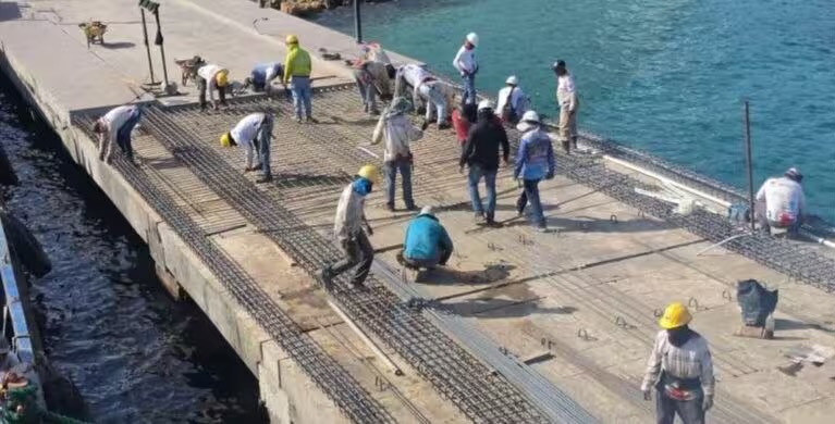 Rehabilitación integral del muelle de Pampatar alcanza 50 % de avance