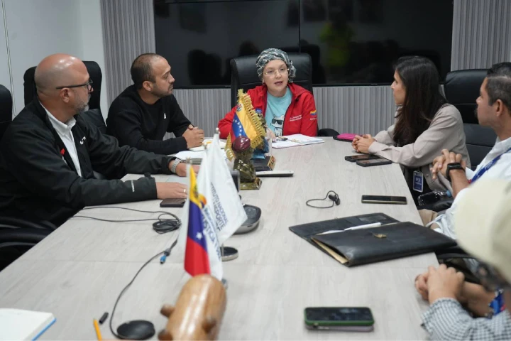 INTT y sector automotriz unen esfuerzos para agilizar trámites vehiculares