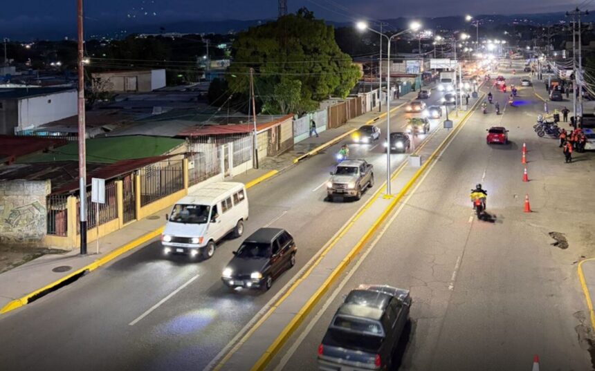 Iluminados 5,8 kilómetros de vía alrededor del Hospital Central de Barquisimeto