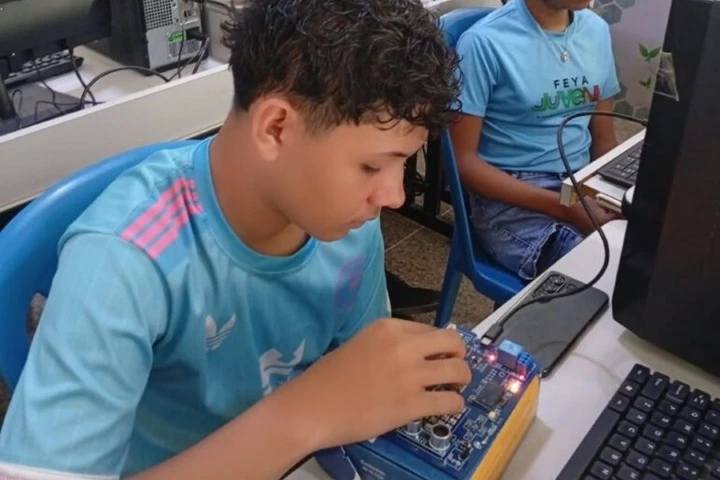 Inicia Taller Avanzado de Robótica para estudiantes de Apure