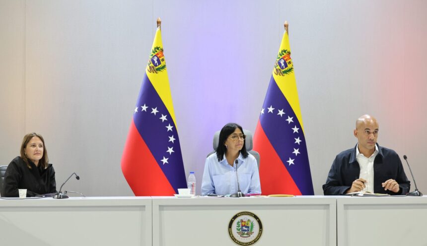 Presidenta Delcy Rodríguez lideró reunión con sectores sindicales y empresariales para avanzar en consensos laborales