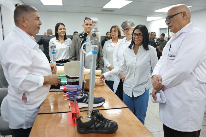 Presidenta Delcy Rodríguez entrega rehabilitado el Laboratorio de Órtesis y Prótesis «Prof. Lenín Molina Peñaloza»