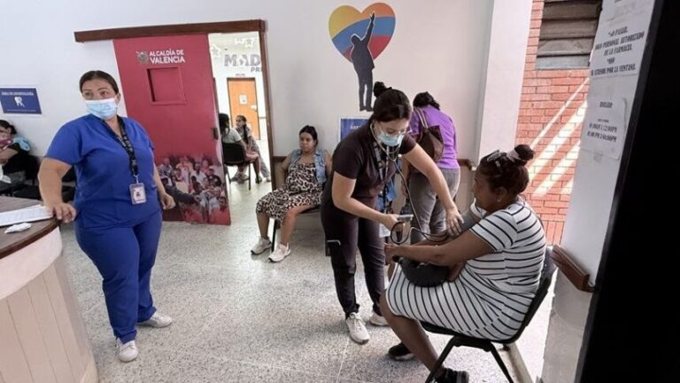 Jornada Médico Integral llevada a cabo en Valencia para brindar atención gratuita y de calidad a las comunidades.