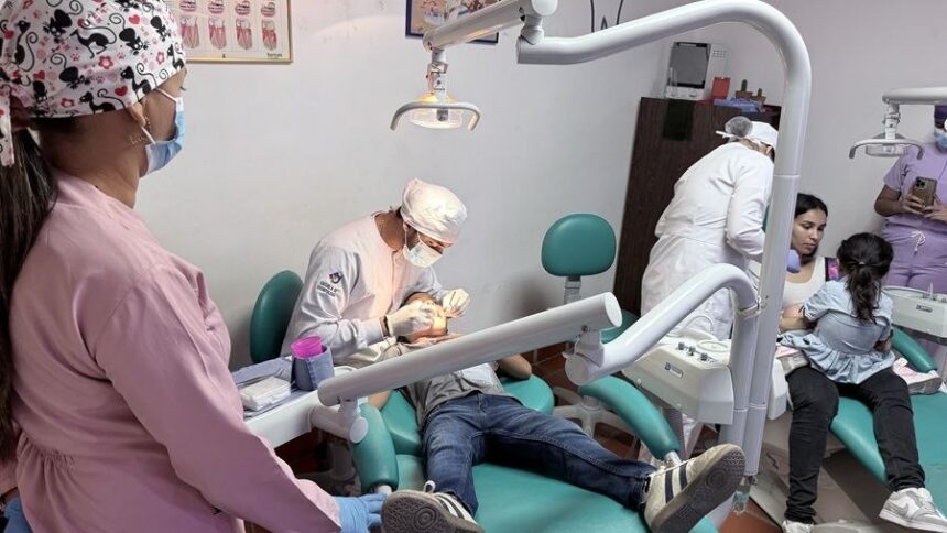 Valencia jornada salud escolar con atencion medica e inmunizacion infantil en Santa Ines