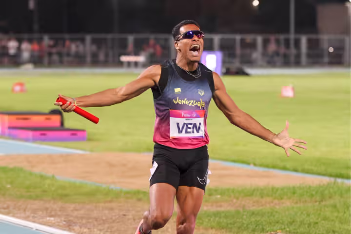 Relevo masculino de 4×400 metros conquista la medalla de oro en Santa Fe
