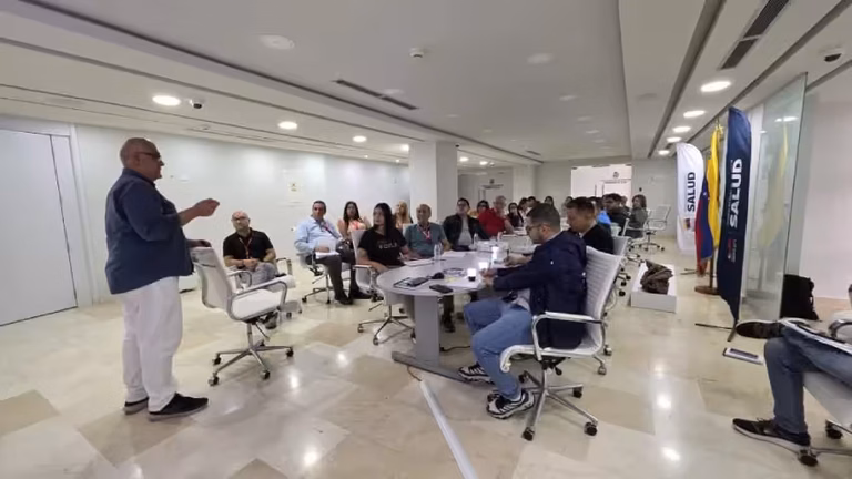 Ministerio de Salud e IVSS evalúan estrategias para optimizar la atención médica en todo el país