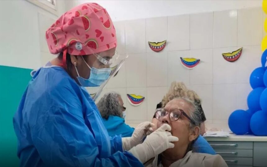 Misión Sonrisa otorga prótesis dentales a adultos mayores en Aragua