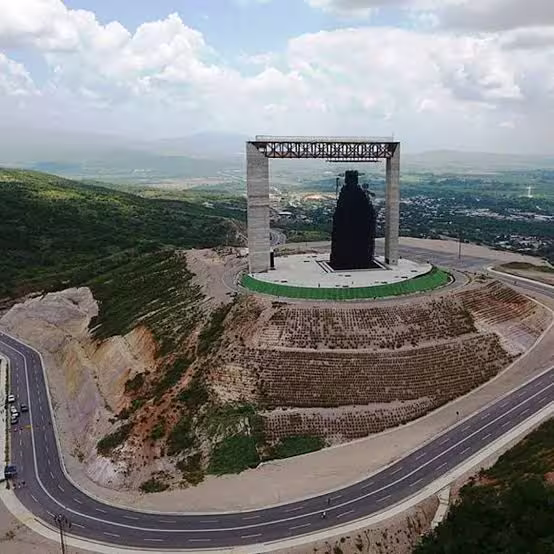 Preparan el Monumento Manto de María en Lara