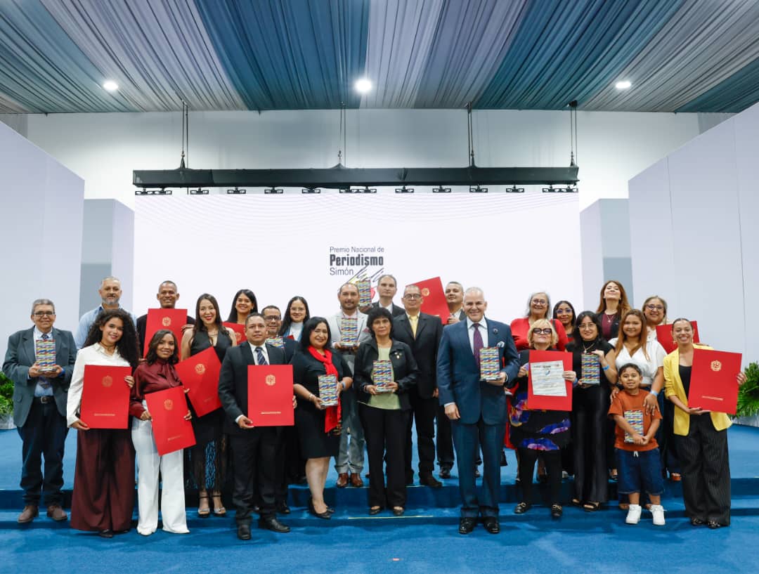 Sistema Nacional de Medios Públicos recibe reconocimiento especial en Premio Nacional de Periodismo Simón Bolívar 2026