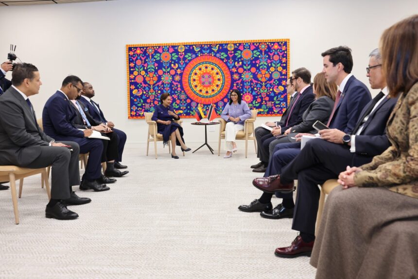 Presidenta Delcy Rodríguez se reúne en Nueva York con la primera ministra de Trinidad y Tobago, Kamla Persad-Bissessar