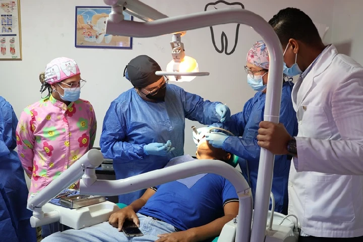 Realizan jornada de cirugía bucomaxilofacial en el CDC «Aristóbulo Istúriz» de Valencia