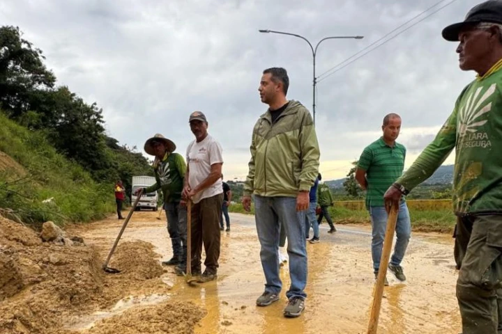 Realizan despliegue preventivo en Lara tras paso de la onda tropical N.º 45