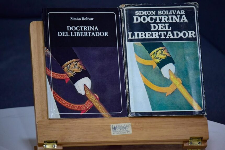 Conmemoran los 50 años de «Doctrina del Libertador» en la Librería del Sur