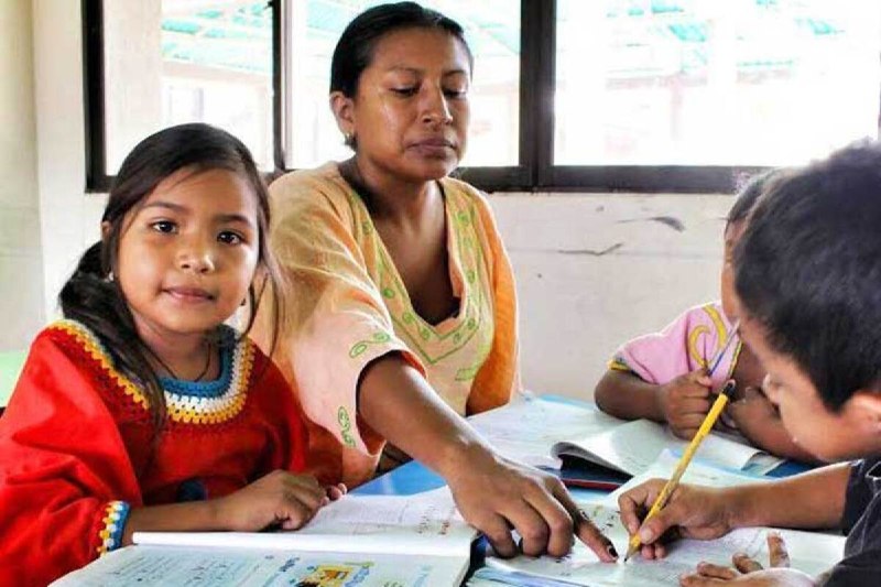Pueblos indígenas conmemoran Día de la Educación Intercultural Bilingüe y docente indígena