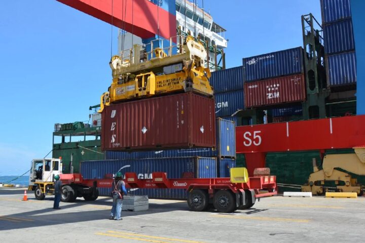 Puerto de La Guaira recupera el 92% de su capacidad operativa tras el sismo
