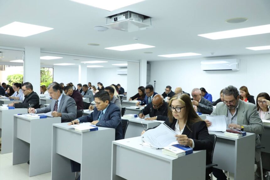 61 aspirantes presentan prueba escrita del Concurso Público para fiscales